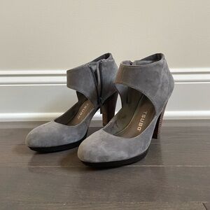 Tsubo grey suede heels, size 7.5
